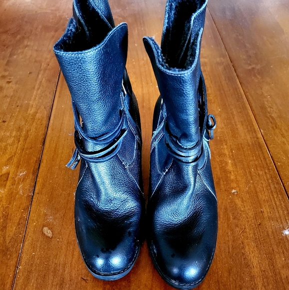 LORI BRAND ZIP BOOTS - Picture 2 of 7